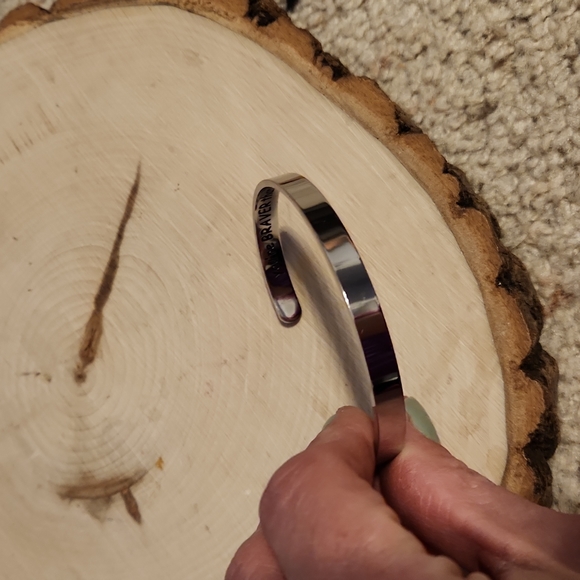 Silver Color Metal Cuff Bracelet Braver Smarter Strong Saying Inside - Picture 4 of 4